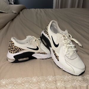 Nike Women's Cream and Leopard Air Max